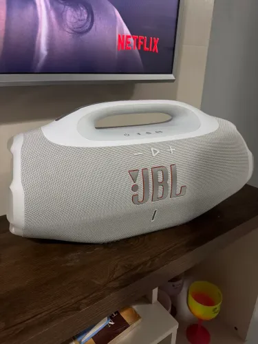 Jbl 4 - 4 meses com a caixa, mal foi utilizado 