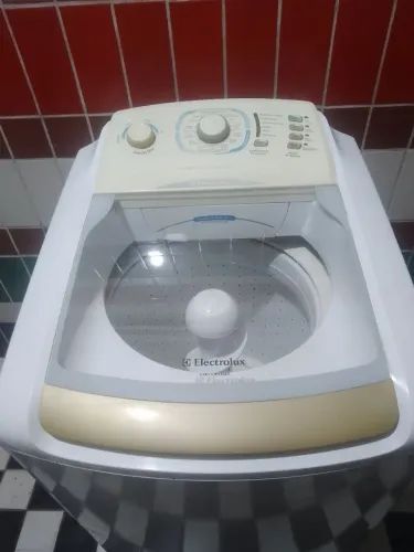 Máquina de lavar roupa Eletrolux turbo 10 kilos volt 220