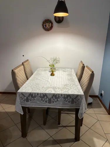 4 cadeiras estofadas