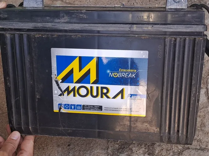 Bateria Moura 12mn 105, semi-nova