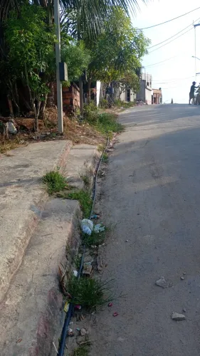 Terreno tamanho 9/por 7 nem localizado na avenida principal comunidade rei Davi
