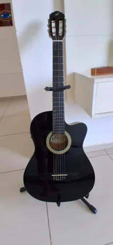 Violão elétrico Nylon flat Giannini Start Preto, com pedestal e capa.