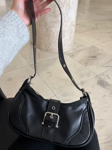 Bolsa de ombro cotton on com fivela