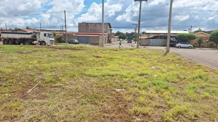 Terreno à venda com 256 m² em Mogi Guaçu.