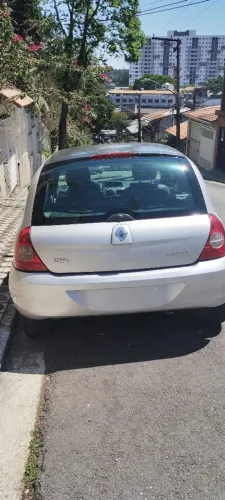 Renault Clio Hi-flex 1.0 16V 3P 2011