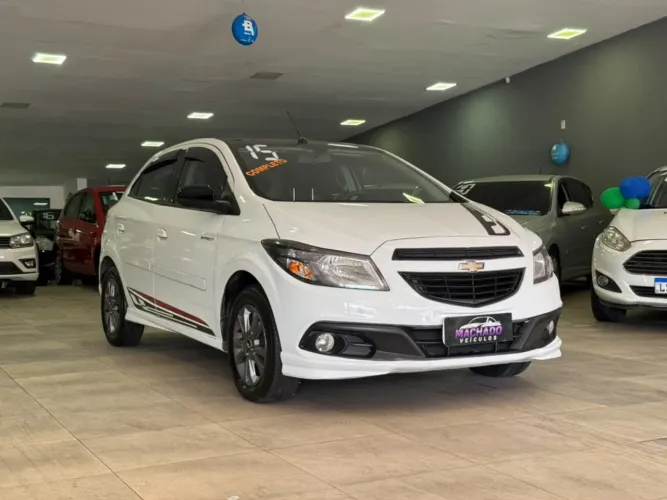 Chevrolet Onix Activ 1.4 8V Flex Mec. 4P 2015