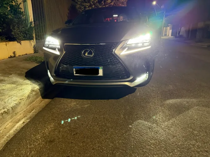 Lexus NX-200T F-sport 2.0 16V 238cv Aut. 2015