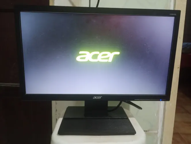 Monitor ACE 23"