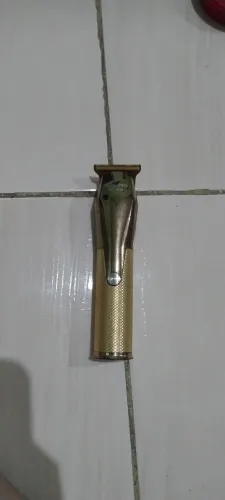 Máquina de barbear, de cortar cabelo profissional de acabamento recarregável.