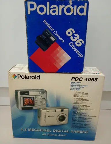Câmaras fotográficas POLAROIDE 636 e PDC 4055
