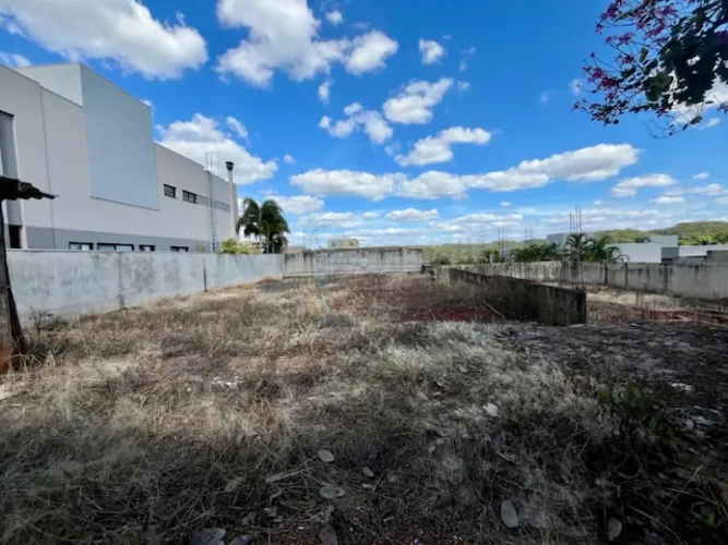 Terreno de 494m² à venda em condomínio - Alphaville