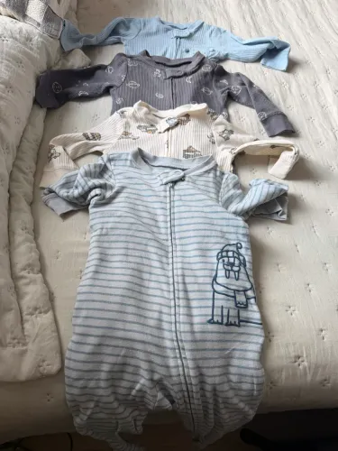 Pijamas carters 9 meses 