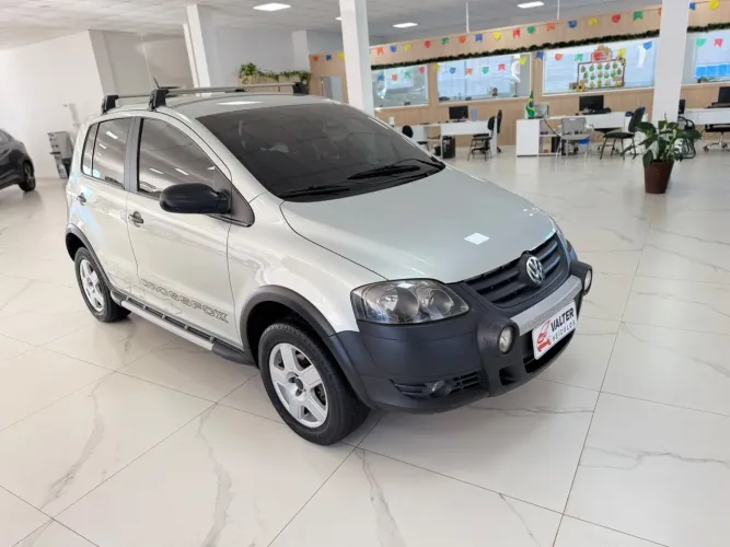 Volkswagen Crossfox 1.6 MI Total Flex 8V 5P 2010