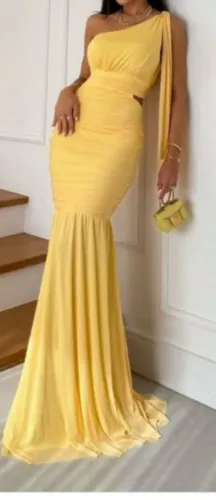 Vdo vestido longo lindo no corpo M côr terracota usei uma 1x.