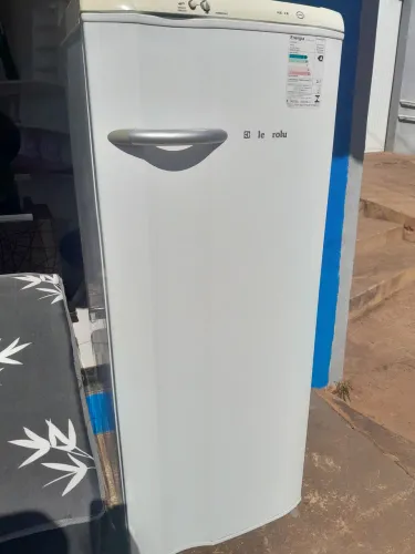 GELADEIRA ELECTROLUX PEQUENA