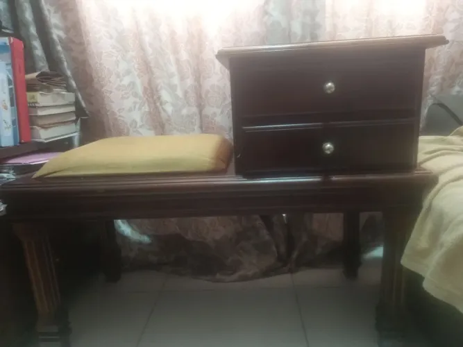 Mesa de madeira para telefone