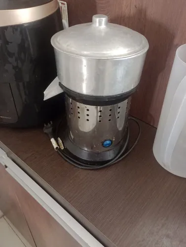 Vendo espremedor de laranja pra sua lachonetee