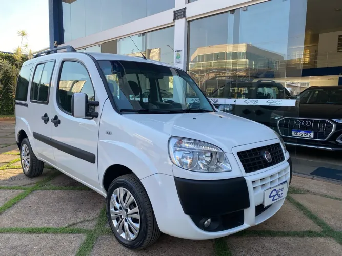 Fiat Doblo Essence 1.8 Flex 16V 5P 2015