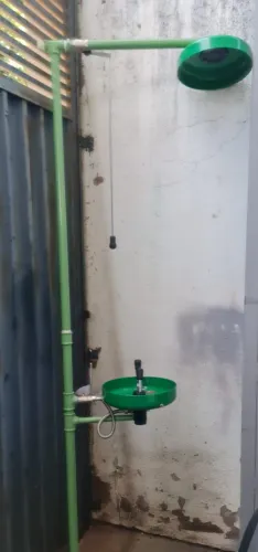LAVA OLHOS E CHUVEIRO DE EMERGENCIA PARA INDUSTRIA QUIMICA