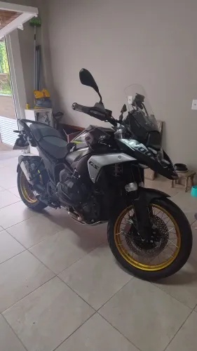 GS 1300 Triple black 2.400 km