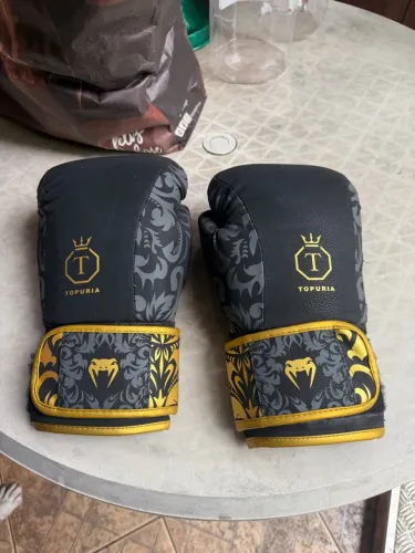 Luva de boxe muay thai Venum Ilia Topuria