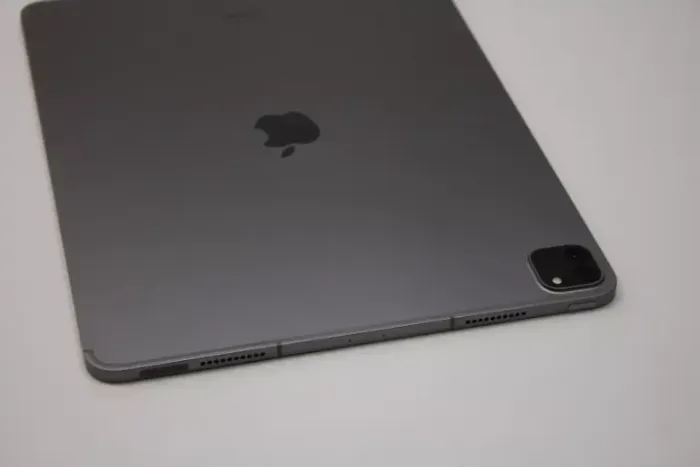 iPad Pro 13" M4 - Igual novo