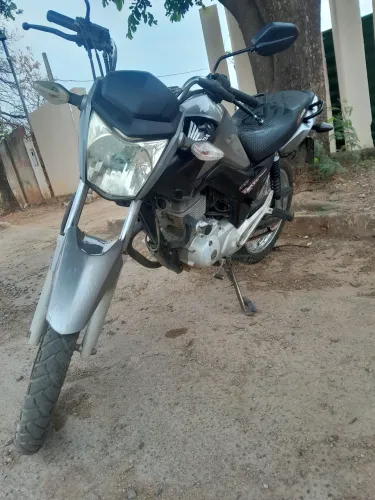 Vendo. honda fan 150,valor 11,000 reais 