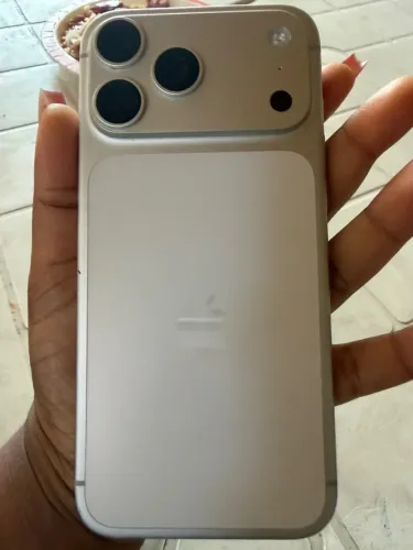 iPhone 17 pro max