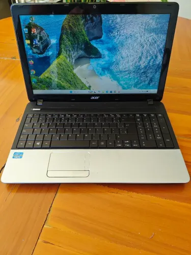 Notebook Acer Core i5 com SSD e 8GB de memória RAM