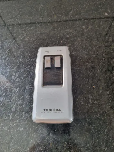 Controle remoto da TV Toshiba ano 1990