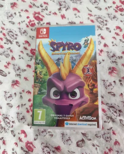 Vendo jogo Spyro trilogy switch