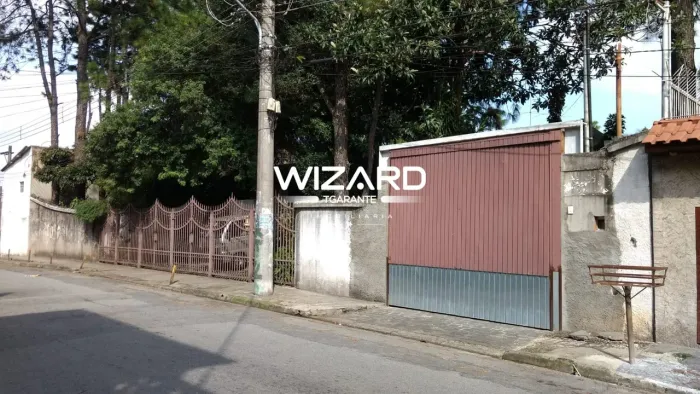 VENDA de um enorme terreno com 2 grandes Casas num total de 1500 m² - 30 x 50 em Itaquera