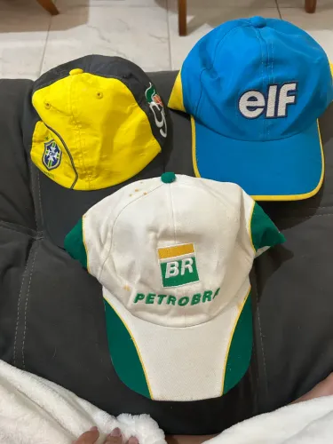 Coleção de bonés