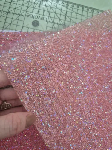 Kit com Mantas Strass Termocolantes em Variados Tamanhos e Cores