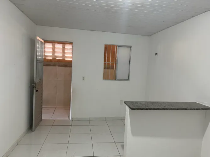 Um apartamento pequeno com garagem