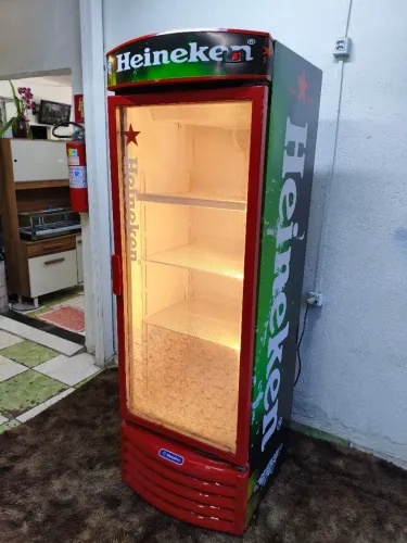 Freezer Cervejeira Usada - Vermelha