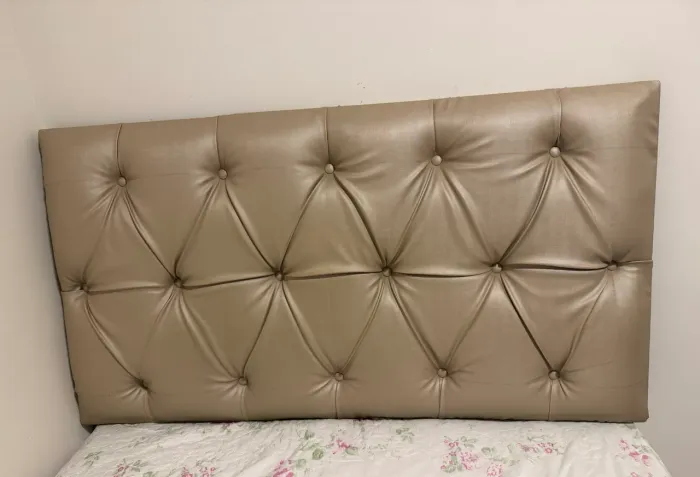 Cabeceira de cama de solteiro