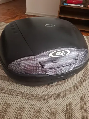 Baú Givi 45l pra sair logo