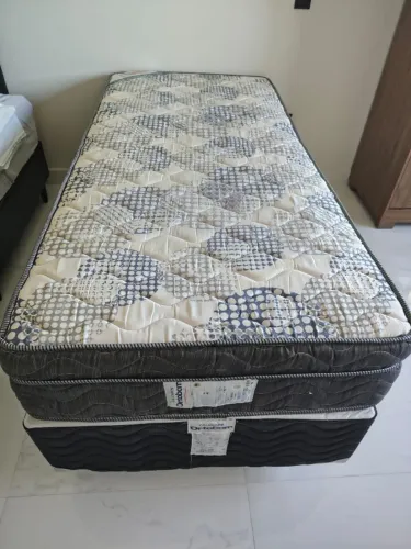 Cama Box Ortobom com molas ensacadas