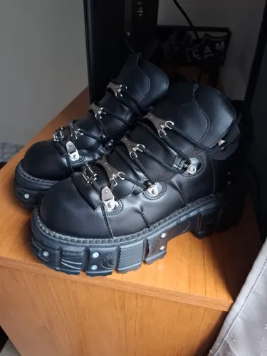 bota new rock - nova (réplica)