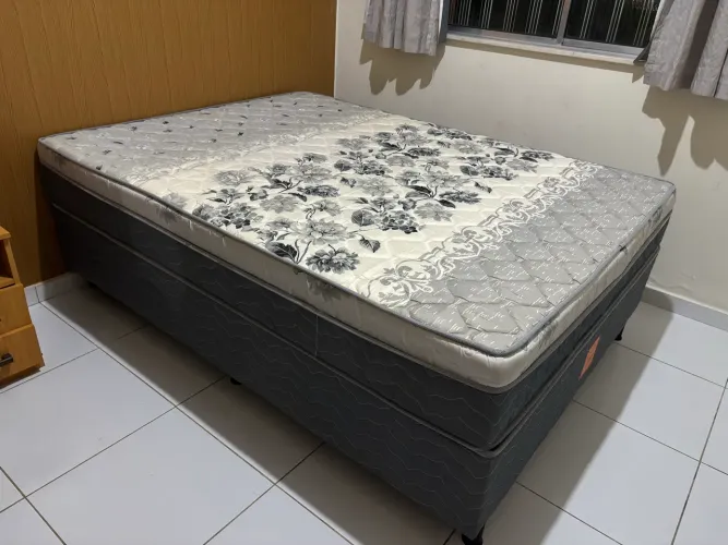 Cama box de casal + colchão 