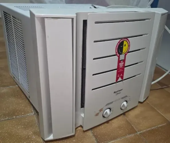 AR-CONDICIONADO SPRINGER MIDEA 7.500 BTUs - 220V - Somente Frio - Modelo janela