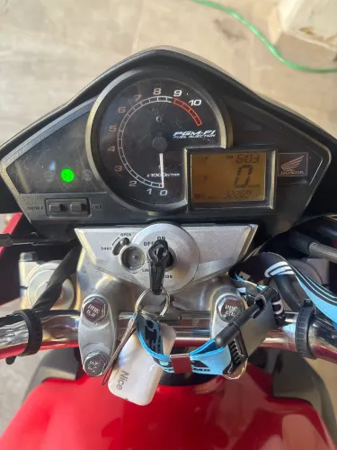Vendo CB300r apenas 32.500km