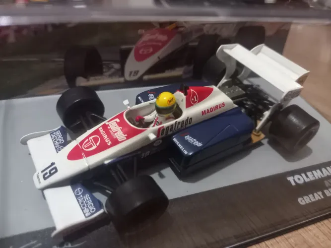 Toleman TG184 Ayrton Senna Miniatura F1 1:43