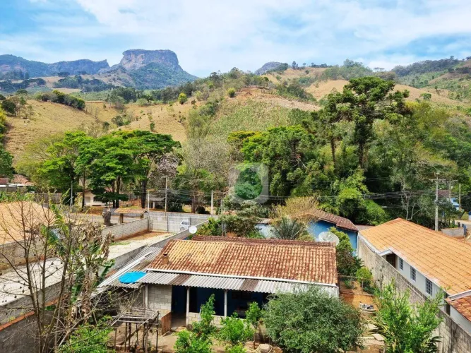 Casa e ponto comercial na frente e vista para pedra do Baú à venda, 220 m² por R$ 1.100.00