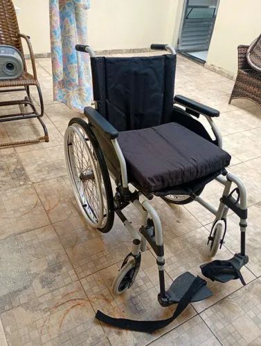 Cadeira de Rodas Ottobock Usada