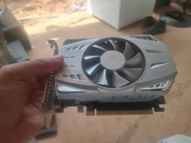 GT 740 4GB GDDR5 (BLUECASE) (USADO)