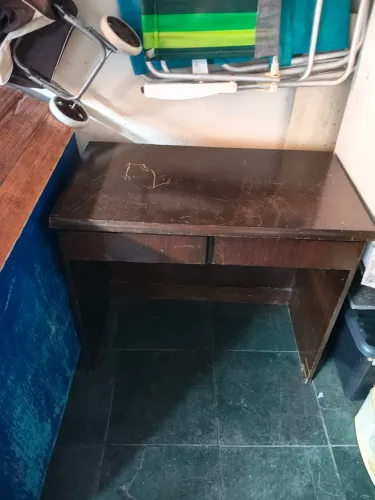 Escrivaninha / Mesa de Escritório / Mesa de Estudos.
