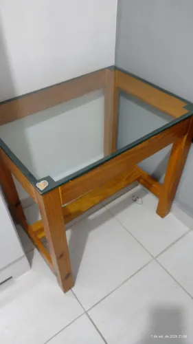 Mesa Cerejeira com tampo de vidro temperado
