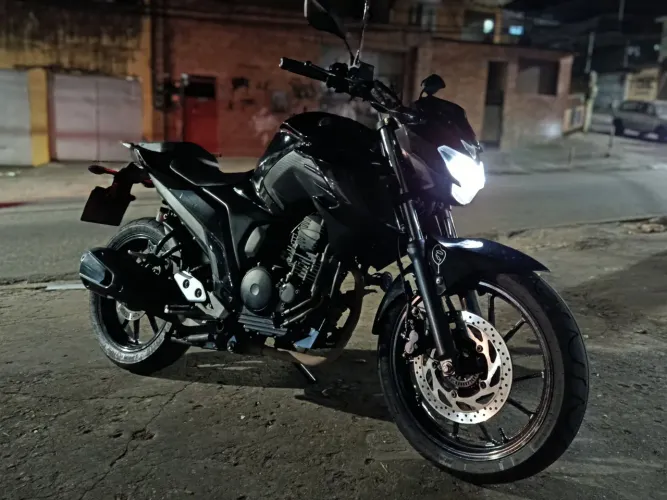 FZ25 2020 Preta em excelente estado